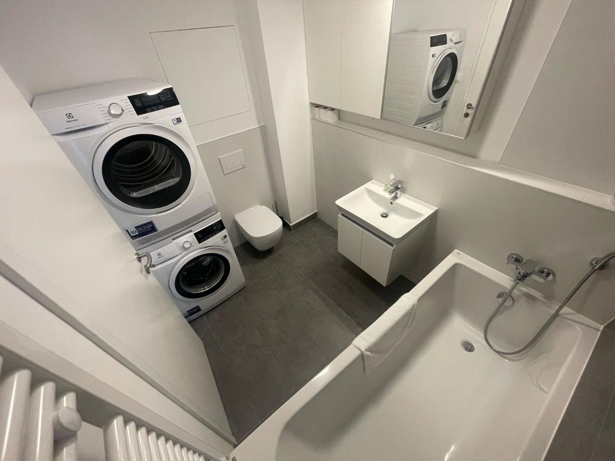 New Downtown Apartment Couple Minute From The Old Town Bratislava Dış mekan fotoğraf
